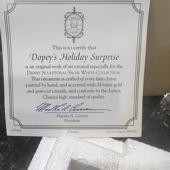 LENOX Snow White And The Seven Dwarfs
Dope's Holiday Surprise Christmas - Picture 7 of 7